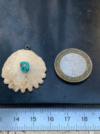 Oursin avec Turquoise, pendentif de 30x27x8 millimètres - 2,9 gr. Vendu avec cordon noir réglable offert, parfait !
