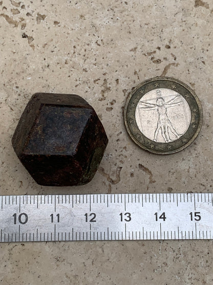 Grenat pyrope, spécimen brut naurel de 30x24x24 mm - 31 gr., très belle pièce, parfait !