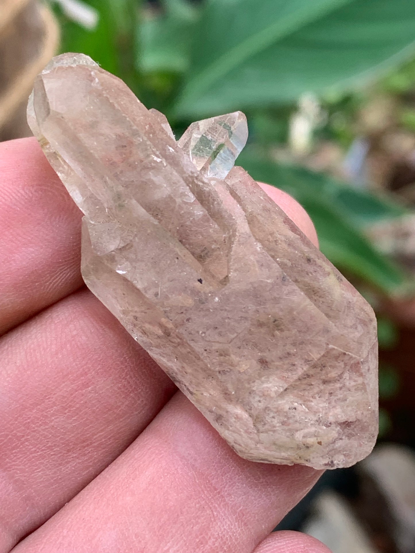 Cristal de roche fumé/ Quartz fumé, pointe naturelle de 55x25x17mm - 22 gr., très belle qualité, très belle pureté !