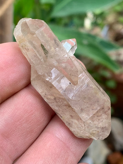 Cristal de roche fumé/ Quartz fumé, pointe naturelle de 55x25x17mm - 22 gr., très belle qualité, très belle pureté !