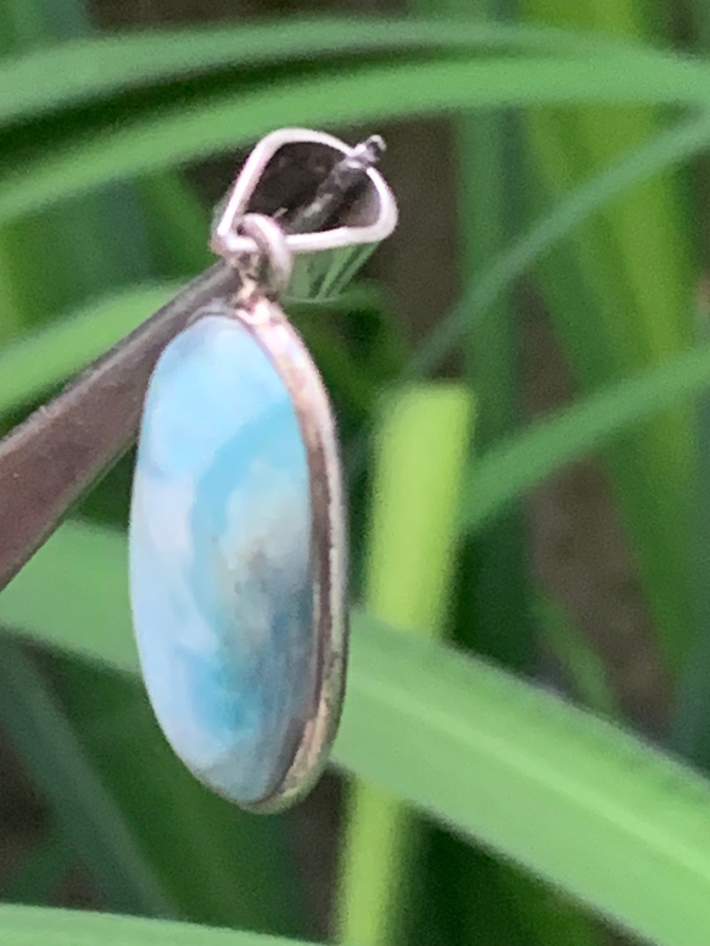 Larimar, pendentif en Argent de 35 mm de hauteur x 14 de largeur x 6 d'épaisseur. Vendu avec cordon réglable de couleur noire offert !