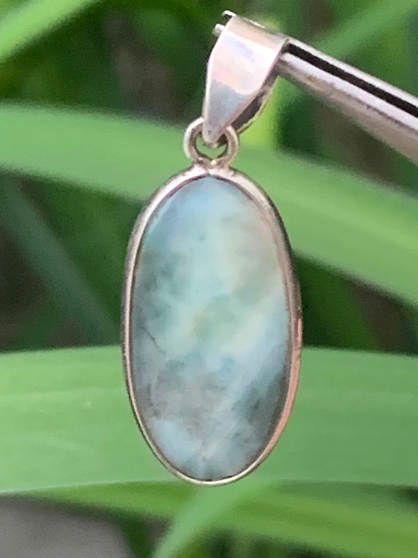 Larimar, pendentif en Argent de 35 mm de hauteur x 14 de largeur x 6 d'épaisseur. Vendu avec cordon réglable de couleur noire offert !