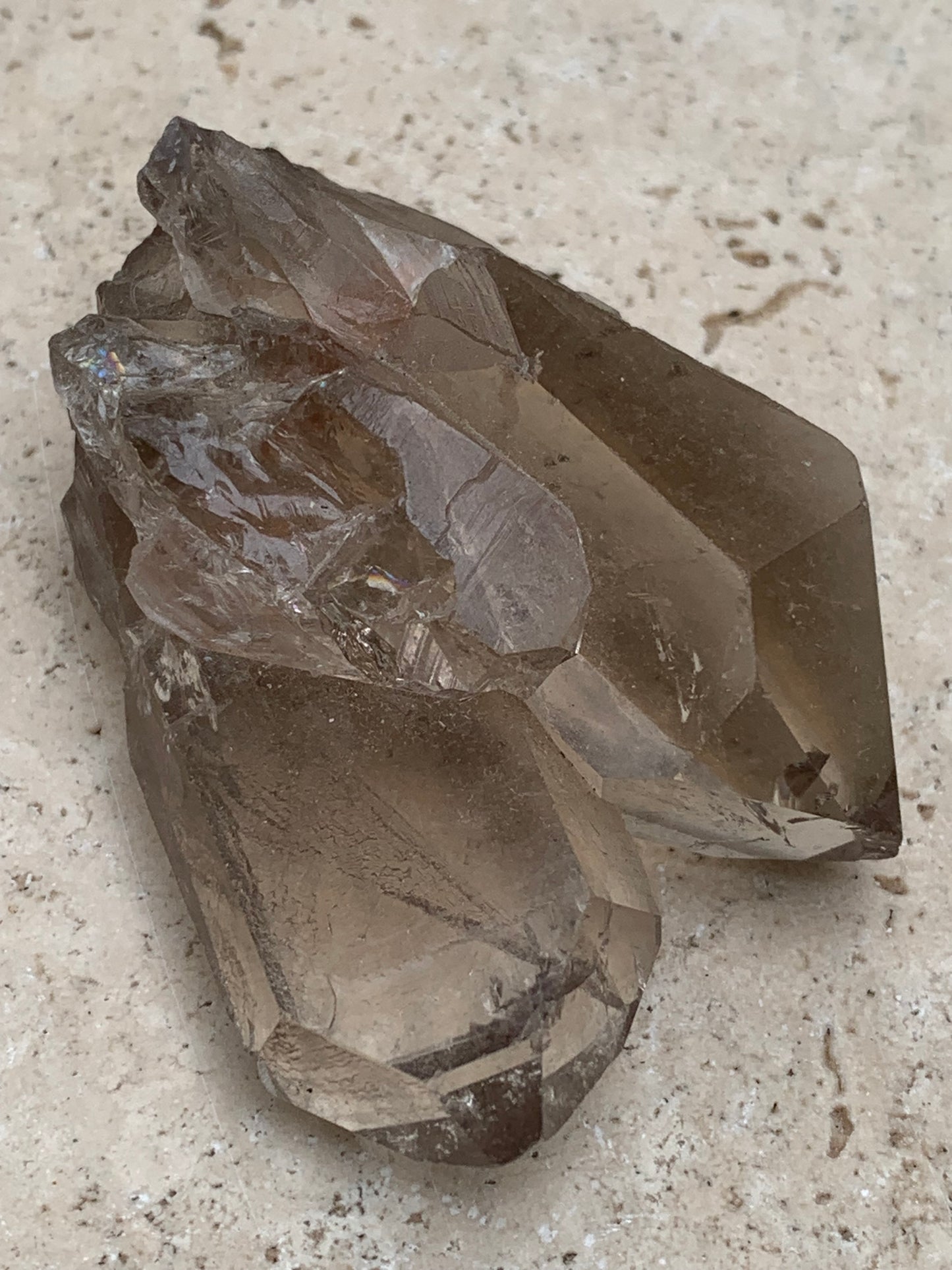 Cristal de roche fumé/ Quartz fumé, pointe naturelle de 60x45x25 mm - 59,2 gr., très belle qualité, très belle pureté !