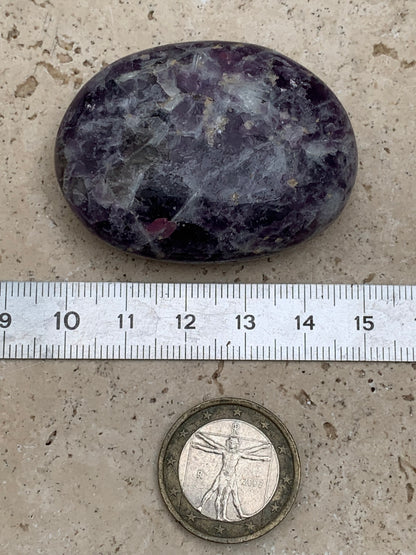 Lépidolite (Mica violet) - Galet de 50mm x 38 x 18 - de 51,4 grammes, superbe pièce !