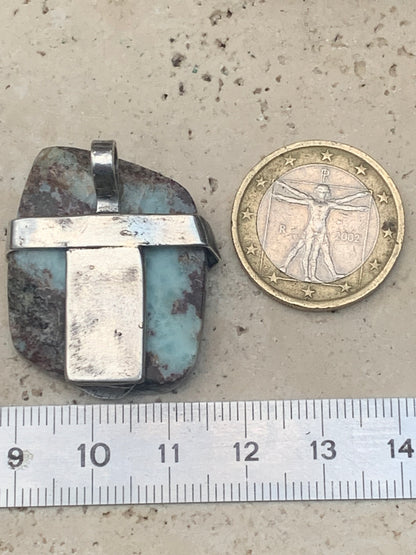 Larimar, pendentif en Argent de 32 mm de hauteur x 27 de largeur x 8 d'épaisseur. Vendu avec cordon réglable de couleur noire offert !