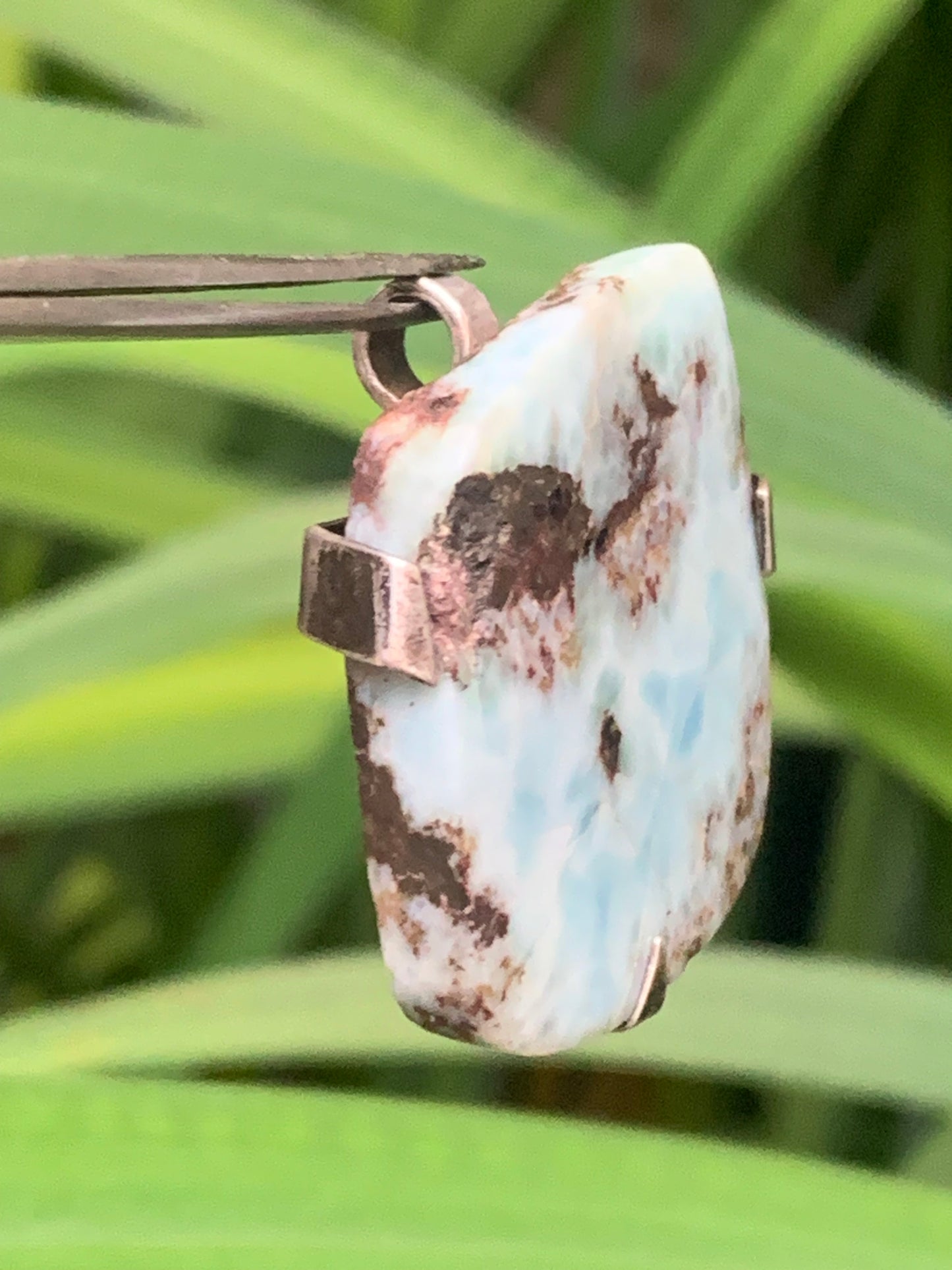 Larimar, pendentif en Argent de 32 mm de hauteur x 27 de largeur x 8 d'épaisseur. Vendu avec cordon réglable de couleur noire offert !