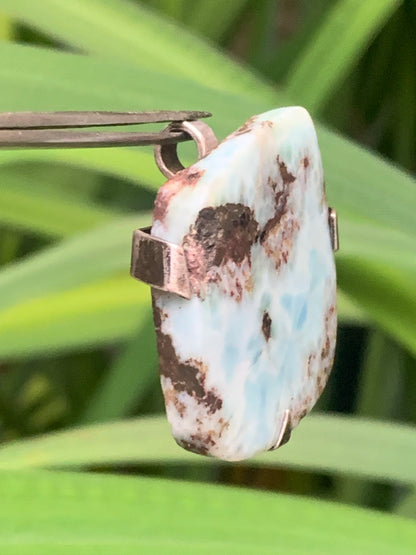 Larimar, pendentif en Argent de 32 mm de hauteur x 27 de largeur x 8 d'épaisseur. Vendu avec cordon réglable de couleur noire offert !