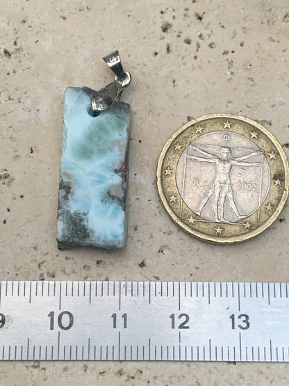 Larimar, pendentif en Argent de 36 mm de hauteur x 12 de largeur x 6 d'épaisseur. Vendu avec cordon réglable de couleur noire offert !