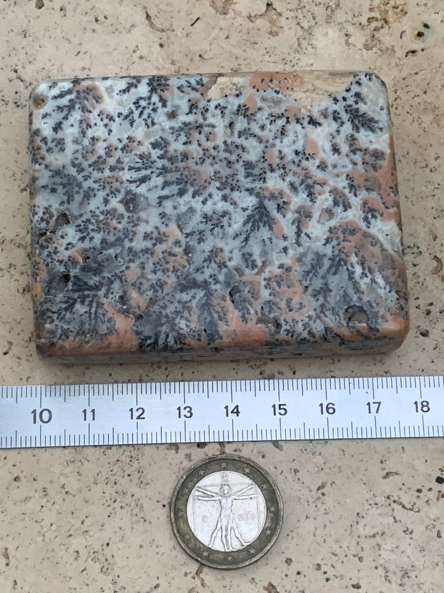 Jaspe/ Agate dendritique - forme libre de 214,7 grammes - 77x60x20mm. Très beau morceau en forme de savon !