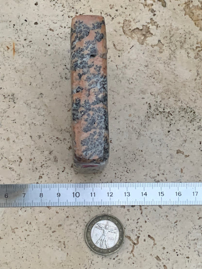 Jaspe/ Agate dendritique - forme libre de 214,7 grammes - 77x60x20mm. Très beau morceau en forme de savon !