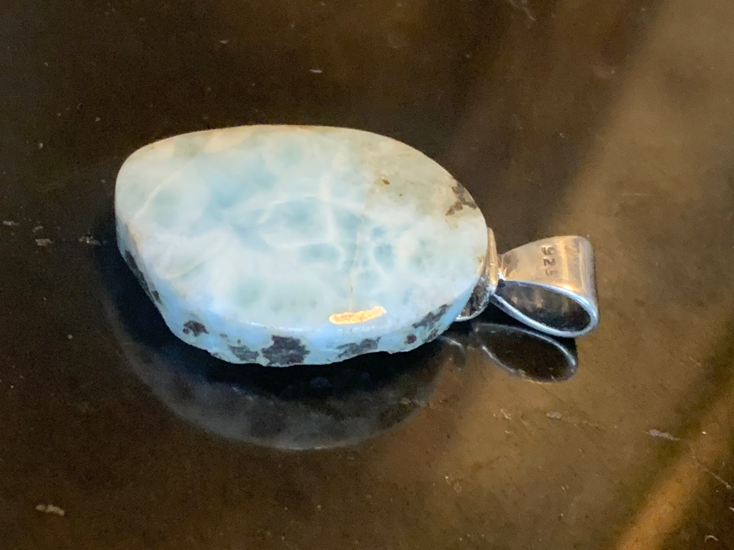 Larimar, pendentif en Argent de 30 mm de hauteur x 16 de largeur x 7 d'épaisseur. Vendu avec cordon réglable de couleur noire offert !