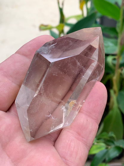 Cristal de roche fumé/ Quartz fumé, pointe bi-déterminée naturelle de 83x43x33 mm - 148,8 gr., très belle qualité, très belle pureté !