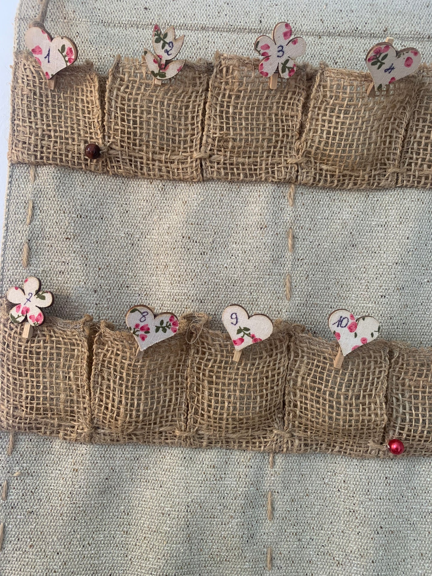 Calendrier de l’Avent en Tissu (Lin & Coton) – 55 x 32 cm 🎄 Idéal pour cristaux, bijoux et petites surprises
