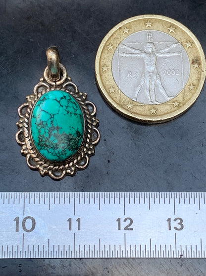 Turquoise Perse ! Pendentif en Argent 925 de 30mm de hauteur x 17 de largeur x 7 d'épaisseur. Vendu avec cordon réglable de couleur noire !