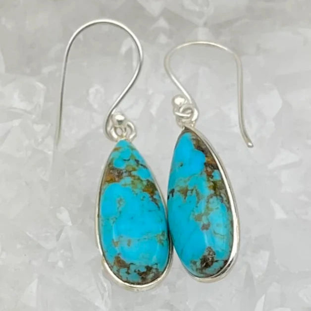 Boucles d'oreilles en Turquoise , cabochon sertis en forme de 'goutte', qualité AA à AAA. Vendu en finition Argent, parfait !