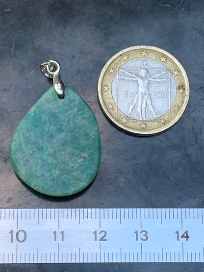 Amazonite, pendentif de 38mm de hauteur x 22 de largeur x 8 d'épaisseur. Vendu avec cordon réglable de couleur noire offert !