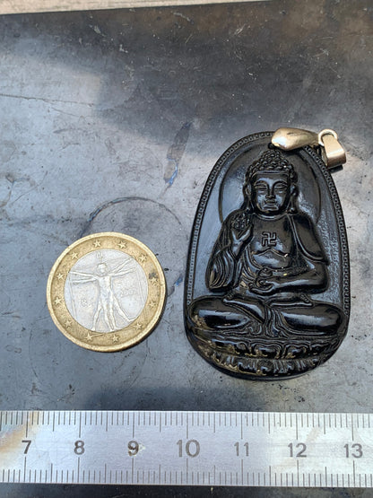 Obsidienne noire, pendentif du Bouddha de 62 millimètres de hauteur x 32 mm de largeur x 12 millimètres. Vendu avec cordon noir réglable offert !