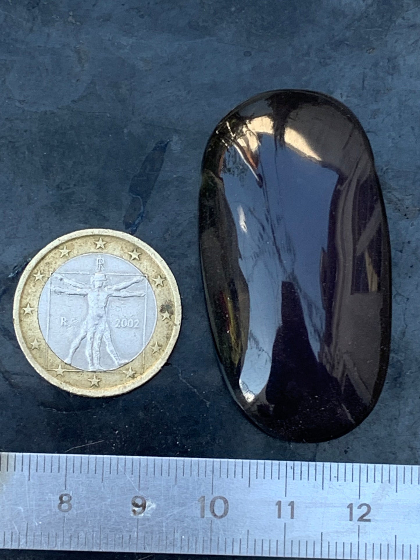 Obsidienne Arc-en-ciel, pendentif de 47 millimètres de hauteur x 25 mm de largeur x 12 millimètres. Vendu avec cordon noir réglable offert !