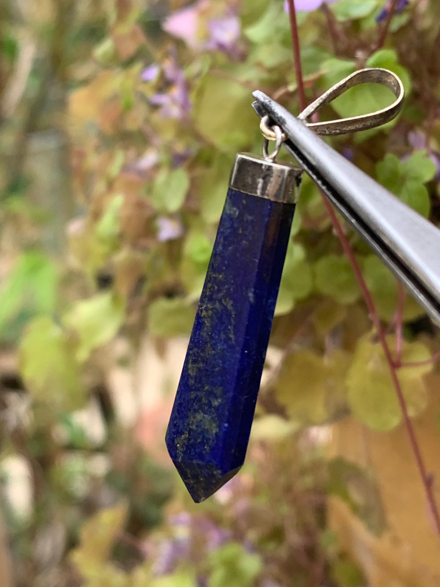 Lapis lazuli, pièce unique en Argent de 52 millimètres de hauteur x 9 millimètres de largeur x 7 d'épaisseur. Vendu avec un cordon réglable de couleur noire !