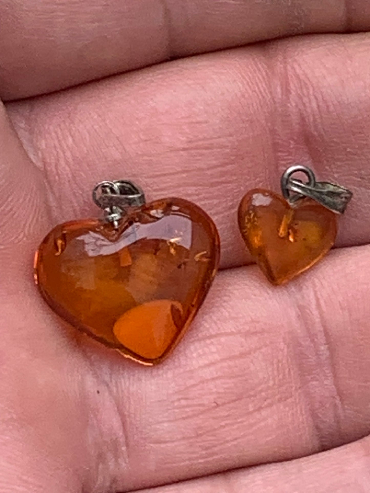 Amber, heart-shaped pendant, 2 sizes to choose from: 16x18x6 or 10x10x5 millimeters, sold with a sliding (adjustable) black leather cord from 40 to 70 centimeters!