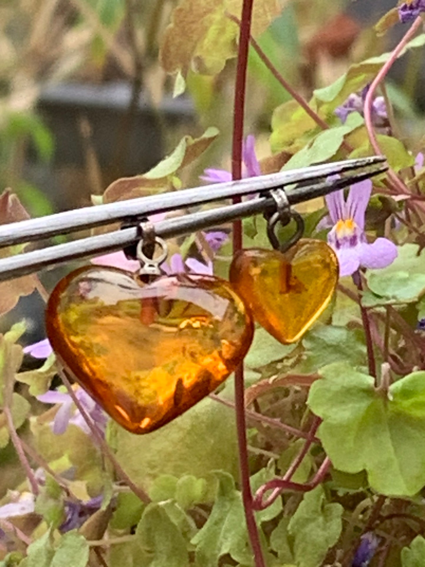Amber, heart-shaped pendant, 2 sizes to choose from: 16x18x6 or 10x10x5 millimeters, sold with a sliding (adjustable) black leather cord from 40 to 70 centimeters!