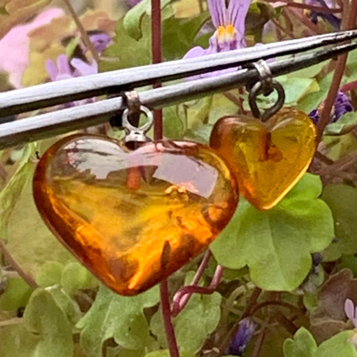 Amber, heart-shaped pendant, 2 sizes to choose from: 16x18x6 or 10x10x5 millimeters, sold with a sliding (adjustable) black leather cord from 40 to 70 centimeters!