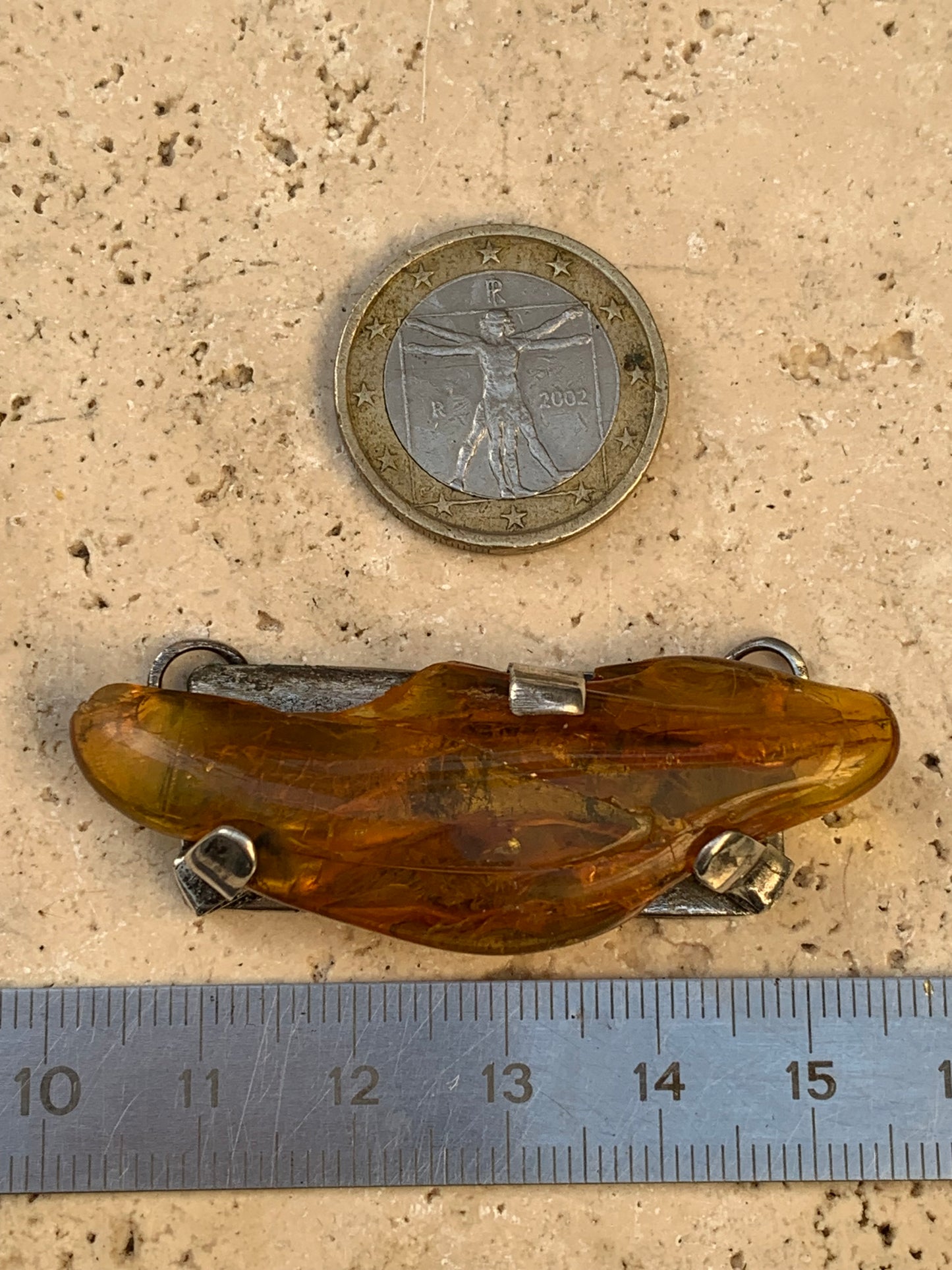 Amber, superb silver pendant measuring 55 x 20 x 10 millimeters! Superb pebble held by 3 claws in a horizontal position, made by G &amp; Z!