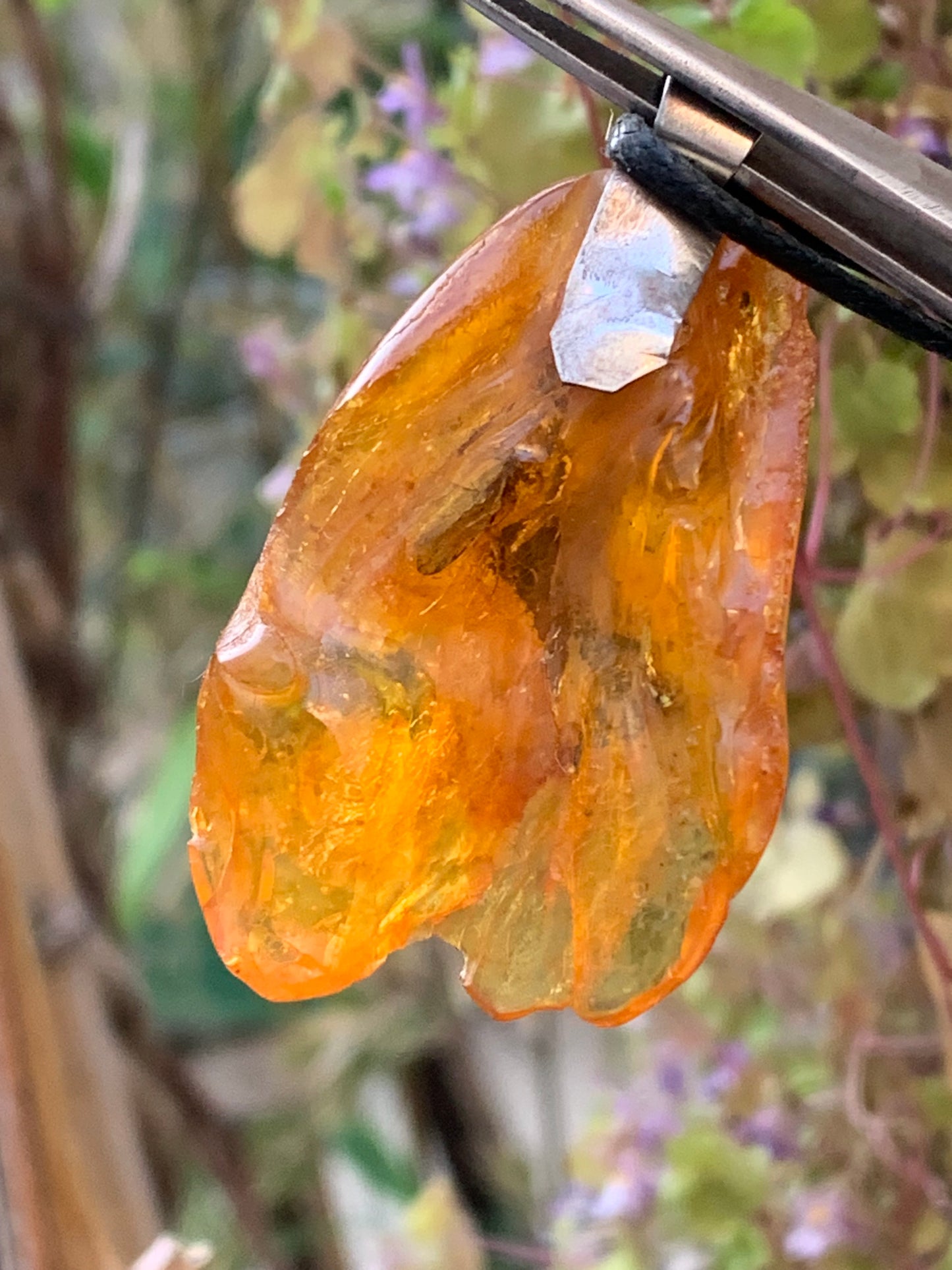 Amber, silver pendant, polished natural pebble measuring 52x30x10 millimeters, sold with a sliding (adjustable) black leather cord measuring 40 to 70 centimeters!