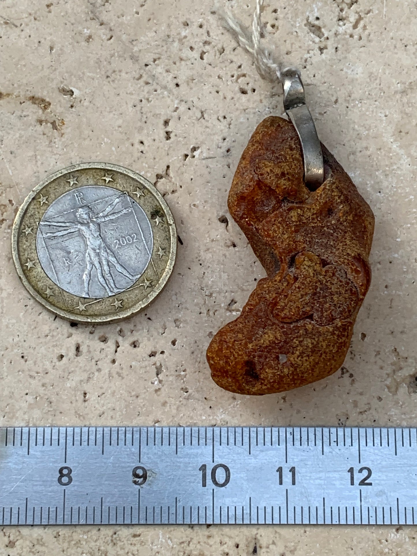 Amber, silver pendant, polished natural pebble measuring 50x20x14 millimeters, sold with a sliding (adjustable) black leather cord measuring 40 to 70 centimeters!