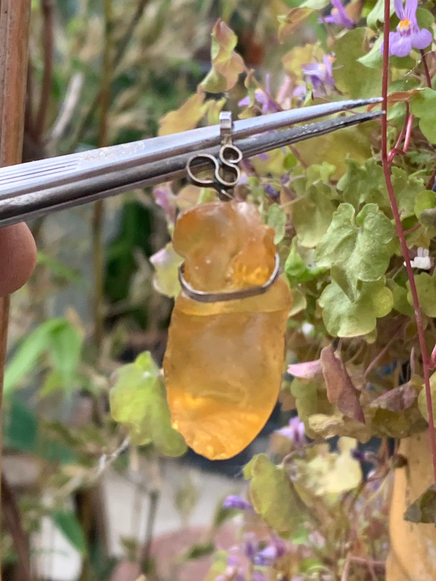 Amber, silver pendant measuring 45x15x15 millimeters, sold with a sliding (adjustable) black leather cord measuring 40 to 70 centimeters!