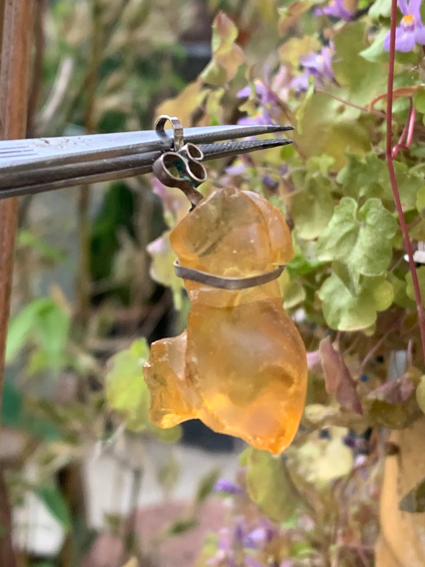 Amber, silver pendant measuring 45x15x15 millimeters, sold with a sliding (adjustable) black leather cord measuring 40 to 70 centimeters!