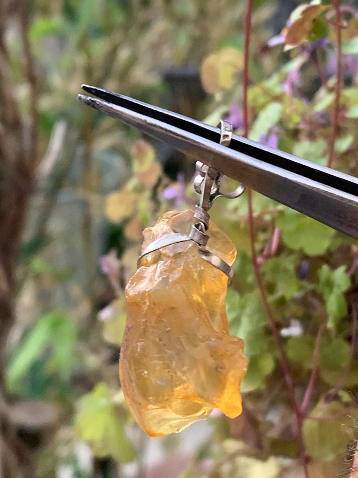 Amber, silver pendant measuring 45x15x15 millimeters, sold with a sliding (adjustable) black leather cord measuring 40 to 70 centimeters!