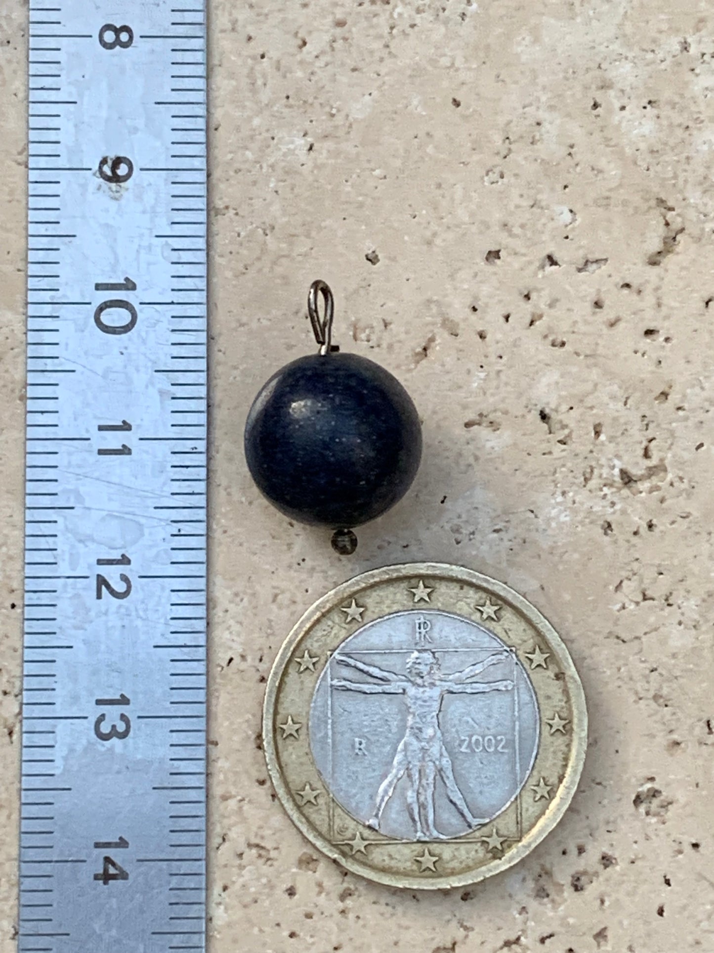 Lapis lazuli, pendentif en perle de 12 millimètres de diamètre. Vendu avec un cordon réglable de couleur noire !