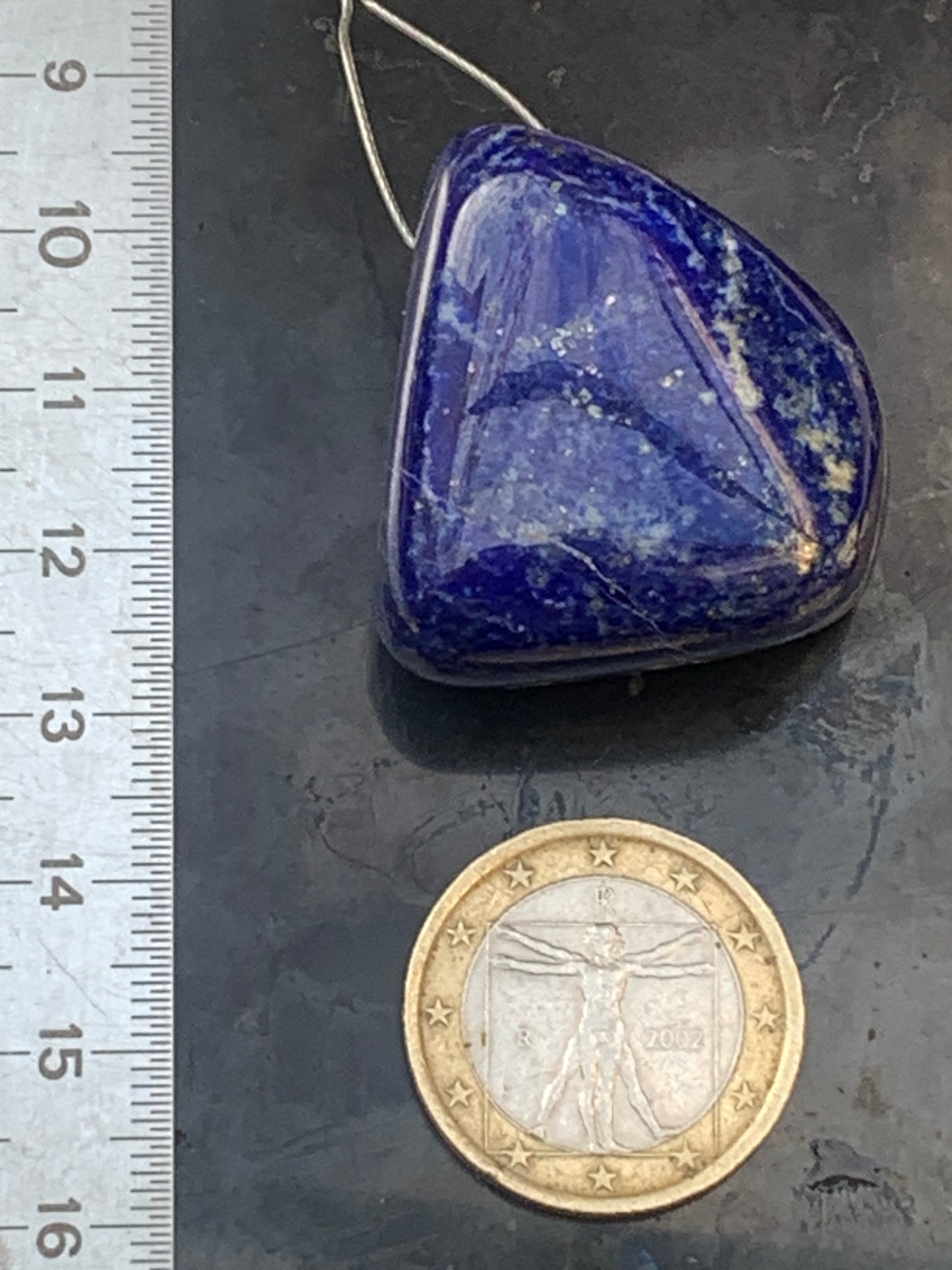 Lapis lazuli, pierre de finition polie et percée en latéral, qualité AA à AAA, 32mm x 30 x 25, parfait pour faire une composition de collier ou en pendentif !