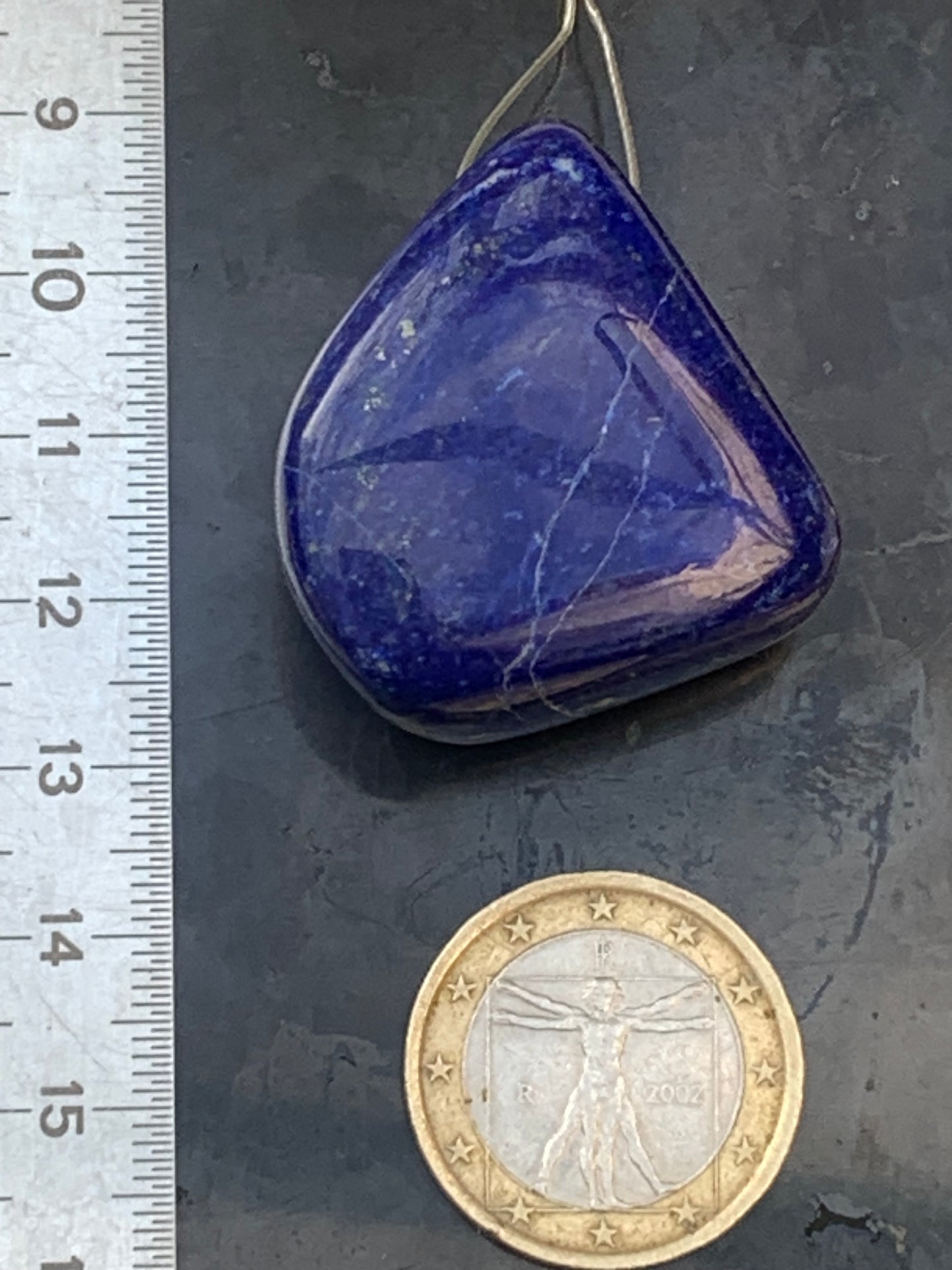 Lapis lazuli, pierre de finition polie et percée en latéral, qualité AA à AAA, 32mm x 30 x 25, parfait pour faire une composition de collier ou en pendentif !