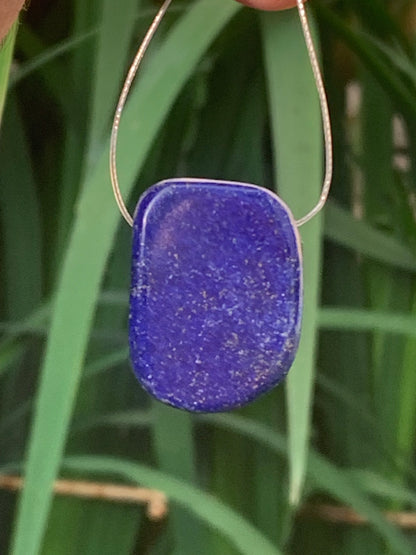 Lapis lazuli, pierre de finition polie et percée en latéral, qualité AA à AAA, 27mm x 20 x 17, parfait pour faire une composition de collier ou en pendentif !
