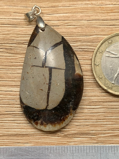 Septaria, « pierre du dragon » ou « pierre de tonnerre », pendentif en cabochon de 48x25x8 millimètres, vendu avec cordon coulissant (réglable), en cuir noir de 40 à 70 centimètres !