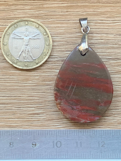 Bois fossilisé/ pétrifié, pendentif en cabochon de 48x26x7 millimètres, vendu avec cordon coulissant (réglable) marron de 40 à 70 centimètres !