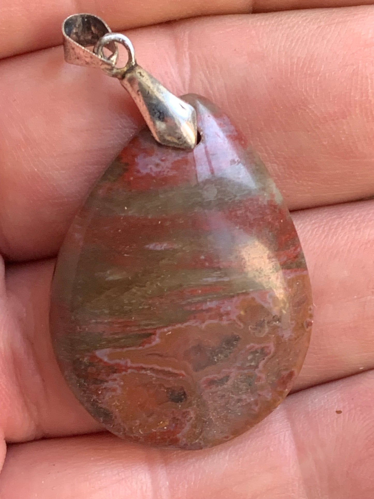 Bois fossilisé/ pétrifié, pendentif en cabochon de 48x26x7 millimètres, vendu avec cordon coulissant (réglable) marron de 40 à 70 centimètres !
