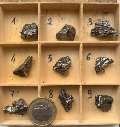 Sélection de météorites Campo Del Cielo (Argentine). Pièce au choix de 4 à 7 grammes environ. Très belle qualité, morceau entier et compact. Véritable pépite de l'espace !