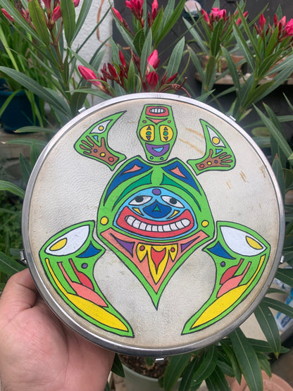 Tambourine/mini-drum made of goatskin, 22x7 centimeters in diameter, with screws for tension adjustment. Handcrafted, perfect for accompaniment, for keeping time! A catchy and hypnotic sound!