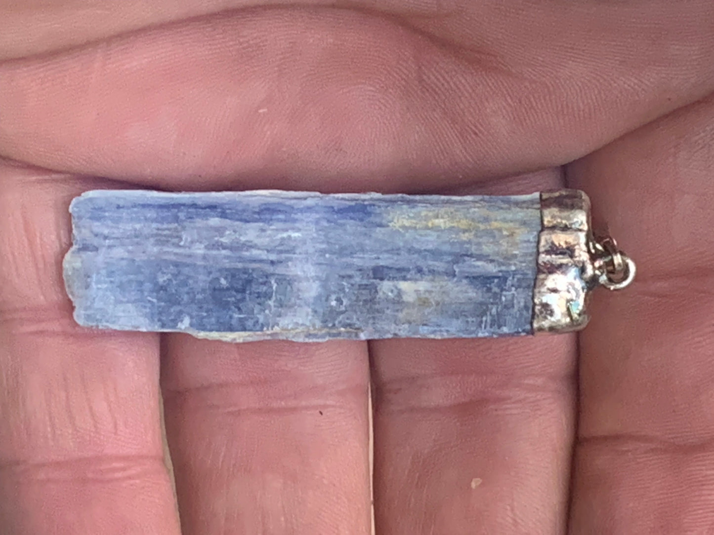 Kyanite disthene + Amethyst, pendant of 65 millimeters x15x14. Sold with or without black cord and adjustable by 60 cm!
