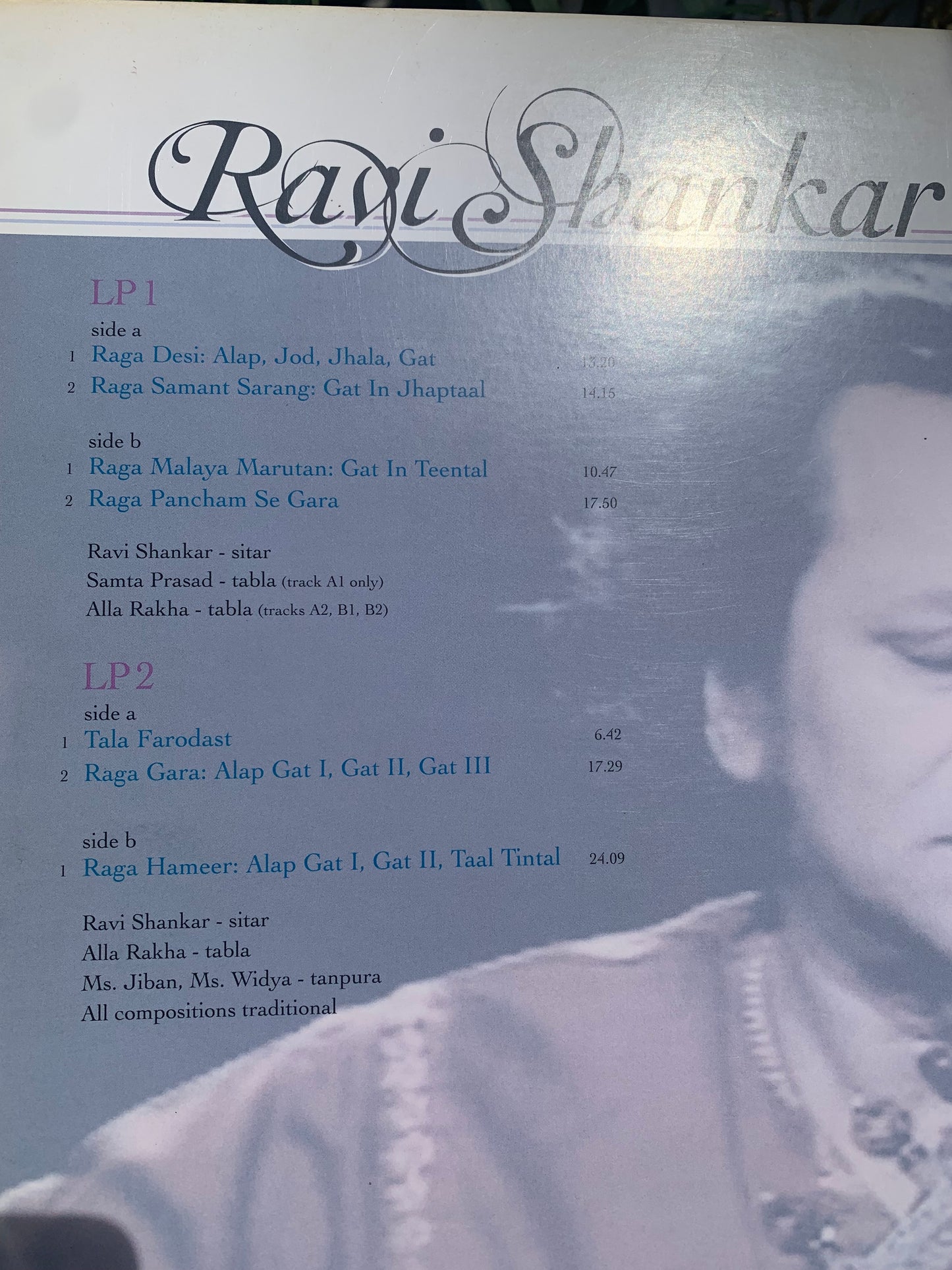 Format 'disque vynile' ou clé Usb. Artiste : Ravi Shankar – Ragas- Label : Vinyl Passion. Double album, 'Chant religieux Hindouiste/ Ragas' !