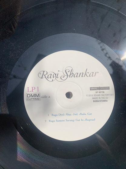Format 'disque vynile' ou clé Usb. Artiste : Ravi Shankar – Ragas- Label : Vinyl Passion. Double album, 'Chant religieux Hindouiste/ Ragas' !
