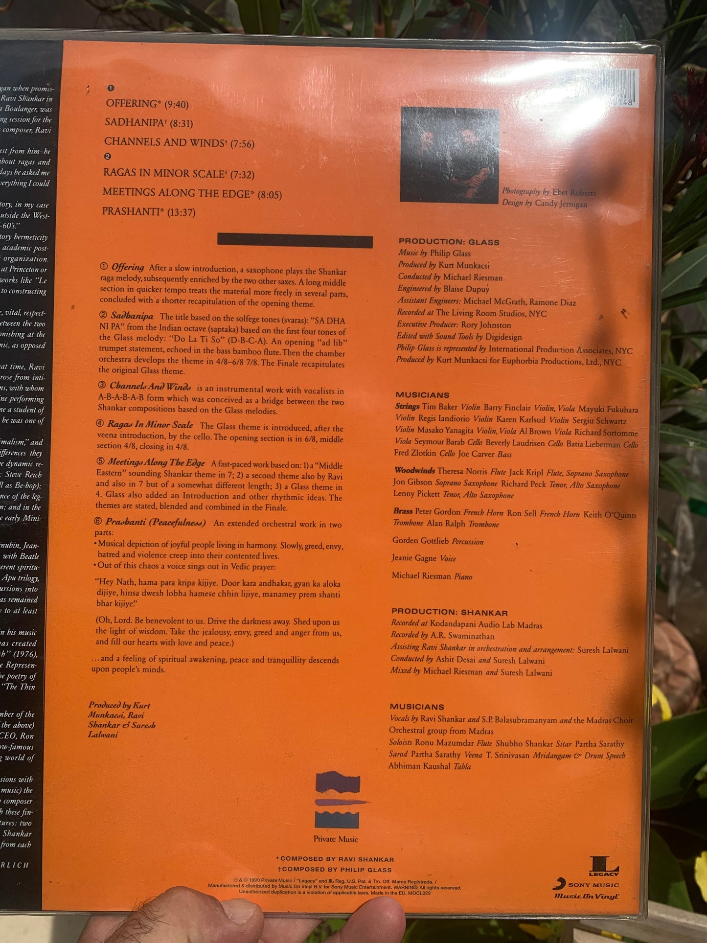 Format 'disque vynile' ou clé Usb. Artiste : Ravi Shankar avec Philip Glass – Passages. Label : Legacy !