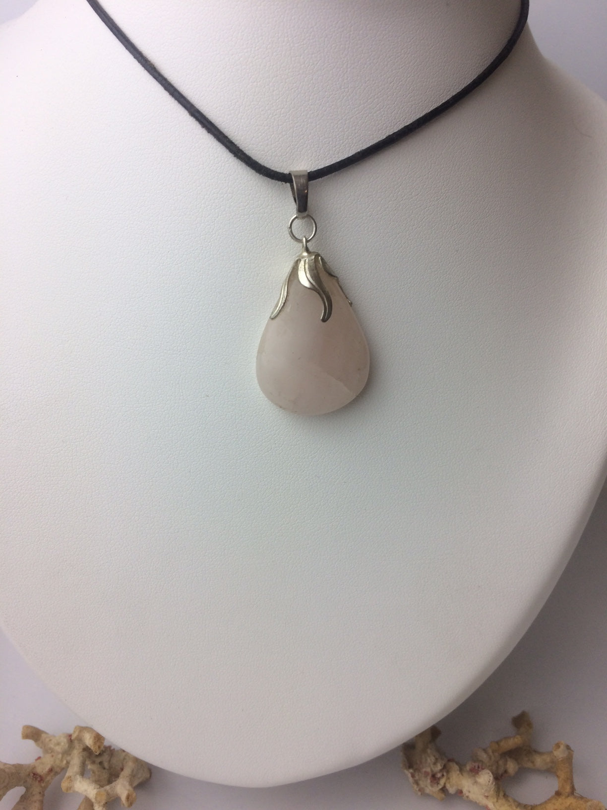 Quartz Rose, cabochon 'goutte', qualité A à AA, 30 x 20 x 8 mm environ, parfait pour la bijouterie, collection, lithothérapie...