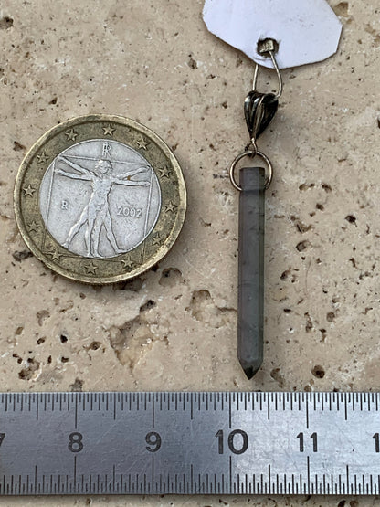 Tourmaline elbaïte ! Pièce en Argent fait par Gem & Zen de 38mm de hauteur x4 de largeur x4. Vendu avec cordon réglable de couleur noire !