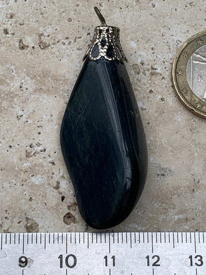 Oeil de faucon, monté par G & Z, de 55mm de ht x20 x12. Vendu avec un cordon réglable de couleur noire !