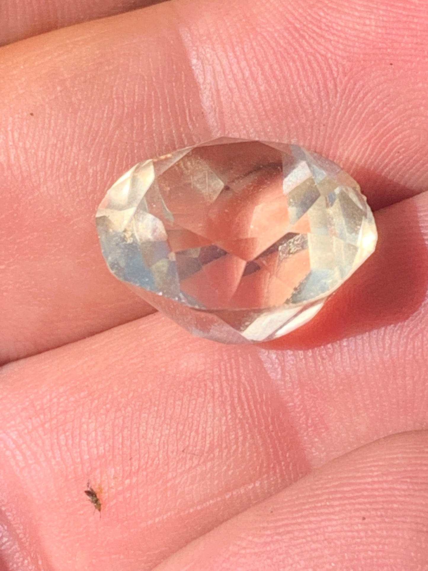 Citrine, pierre taillée de 13mm de diamètre x12 - 18,5 carats. Parfait en bijouterie, collection ,exposition...