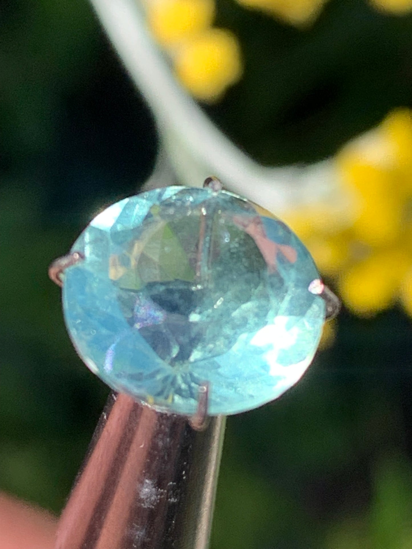 Fluorite/ Fluorine verte, pierre taillée de 10mm de diamètre x7 - 4 carats. Parfait en bijouterie, collection ,exposition...